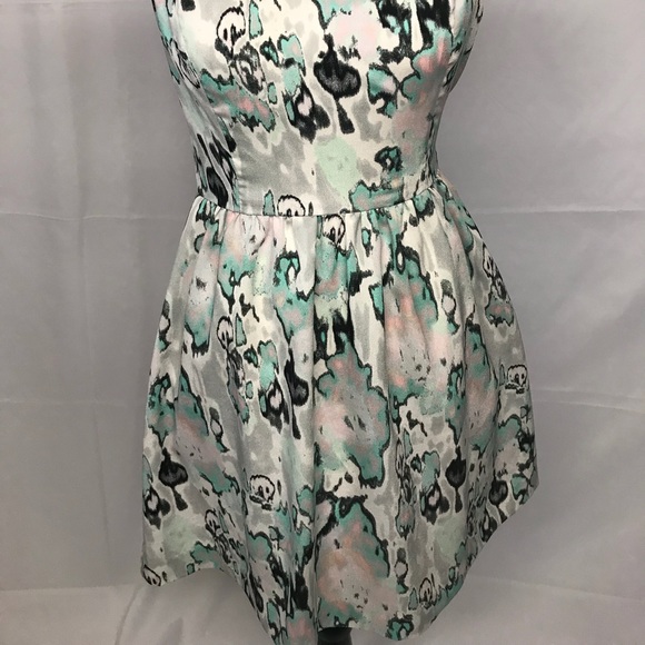 Kensie Dress - Picture 2 of 4